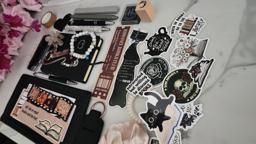 🖤Black Bookish Bundle – A Chic Escape for Every Book Lover!📚✨